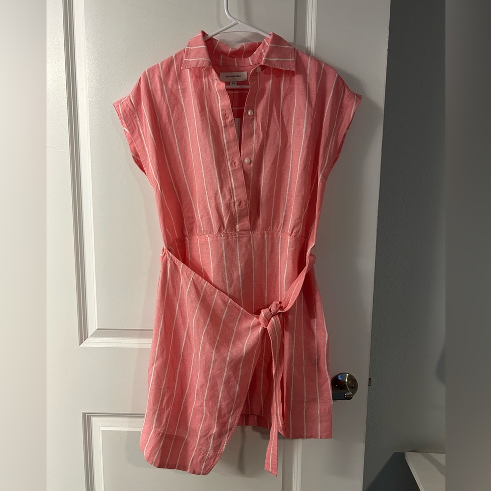 Banana Republic Factory tie-waist dress